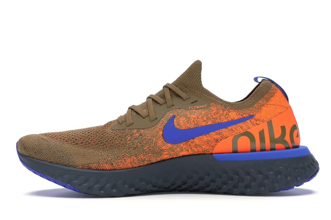 Vue 19 de Nike Epic React Flyknit Golden Beige Racer Blue