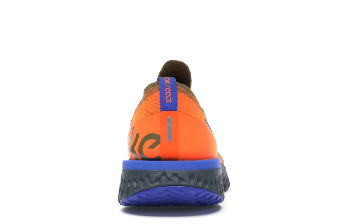 Vue 28 de Nike Epic React Flyknit Golden Beige Racer Blue