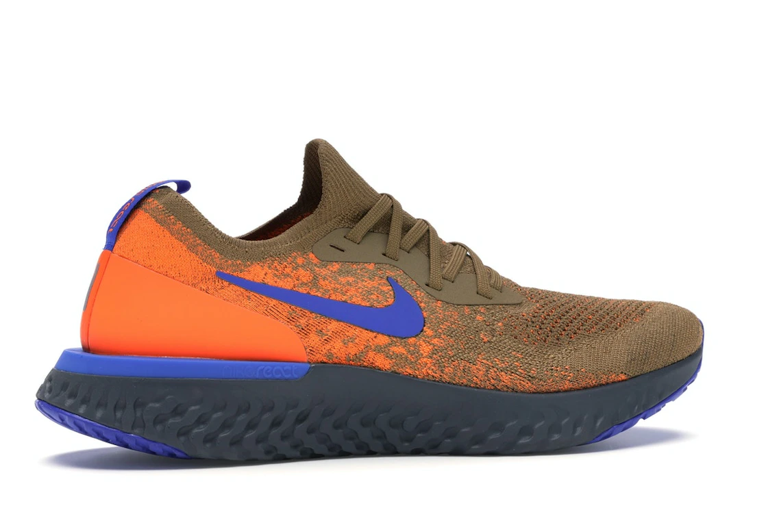 Vue 35 de Nike Epic React Flyknit Golden Beige Racer Blue