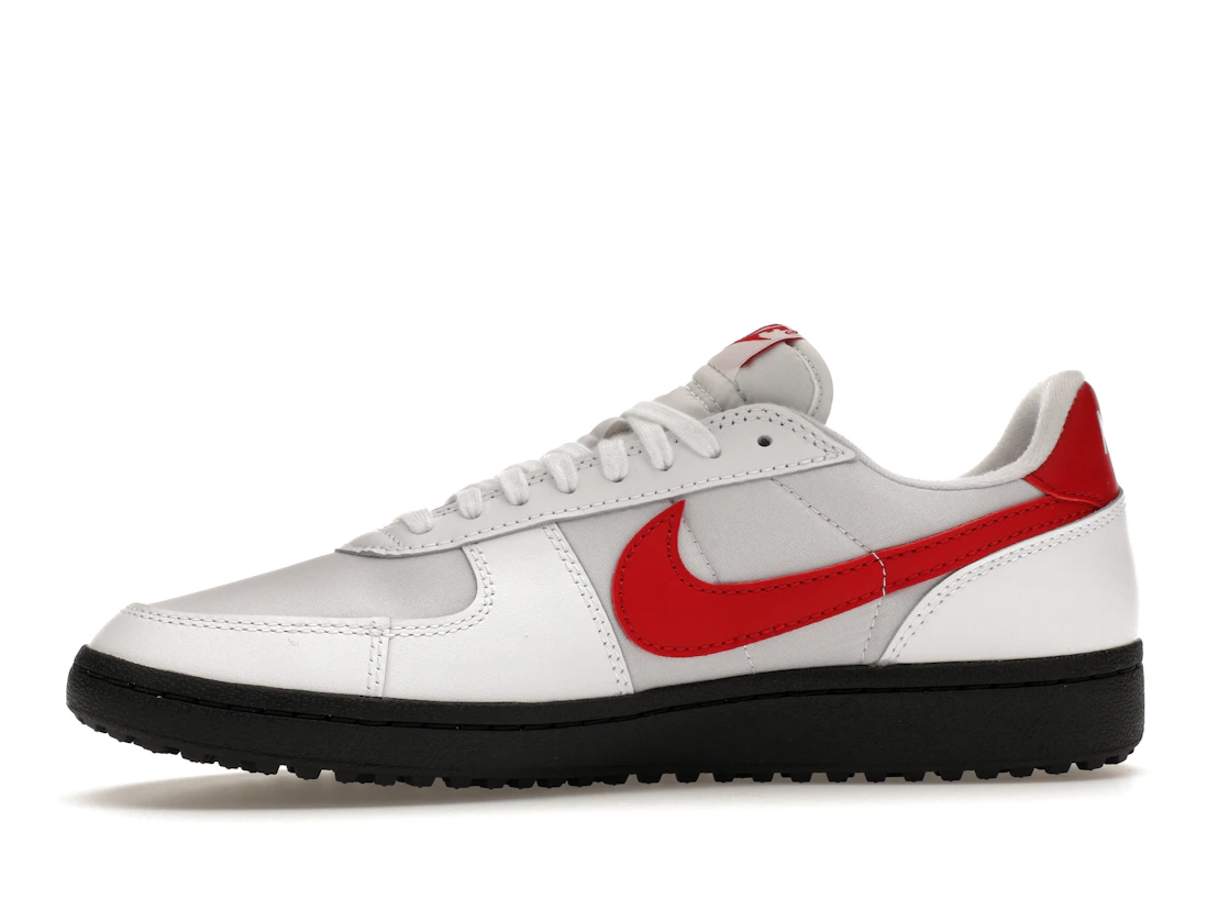 Vue 18 de Nike Field General '82 SP White Varsity Red