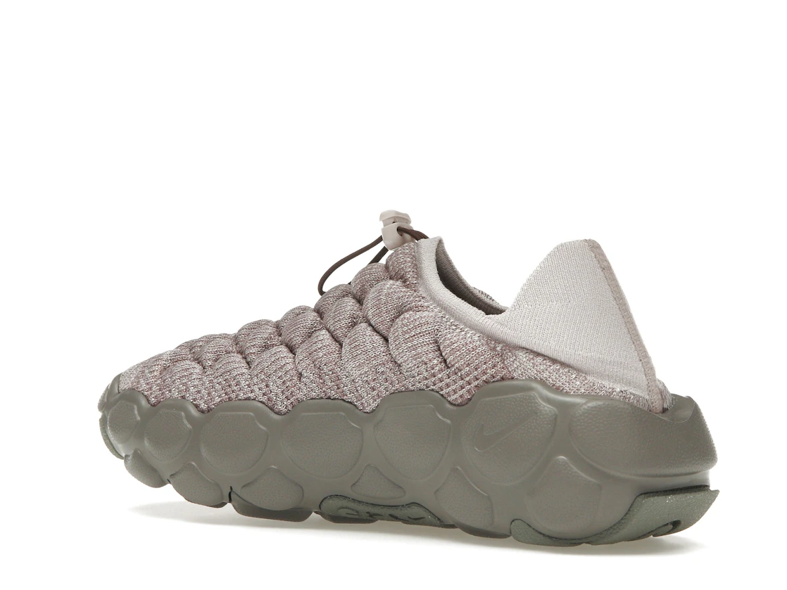 Vue 23 de Nike Flyknit Haven Platinum Violet 