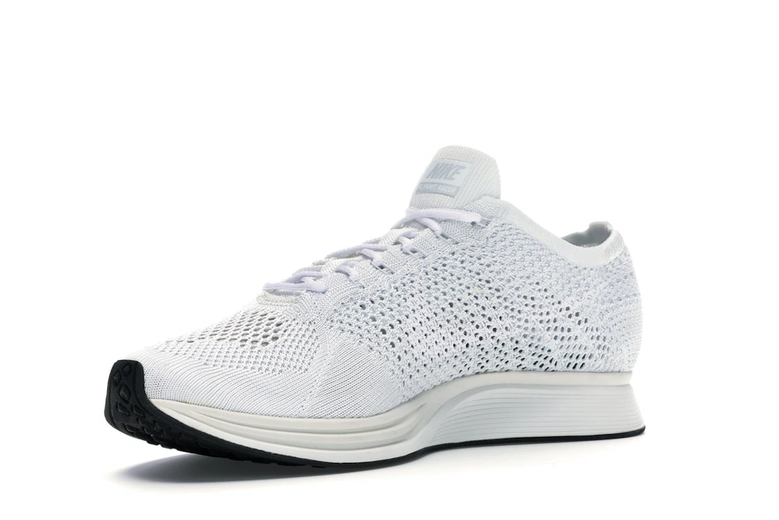 Vue 15 de Nike Flyknit Racer Goddess