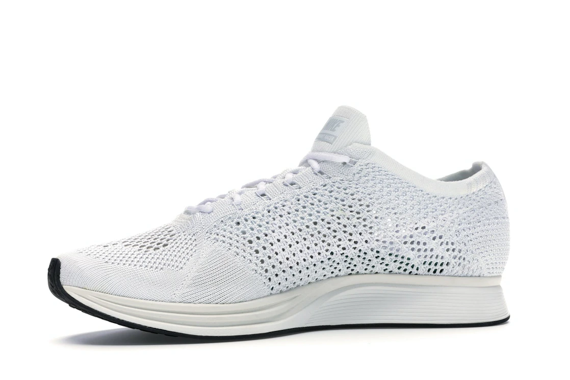Vue 17 de Nike Flyknit Racer Goddess