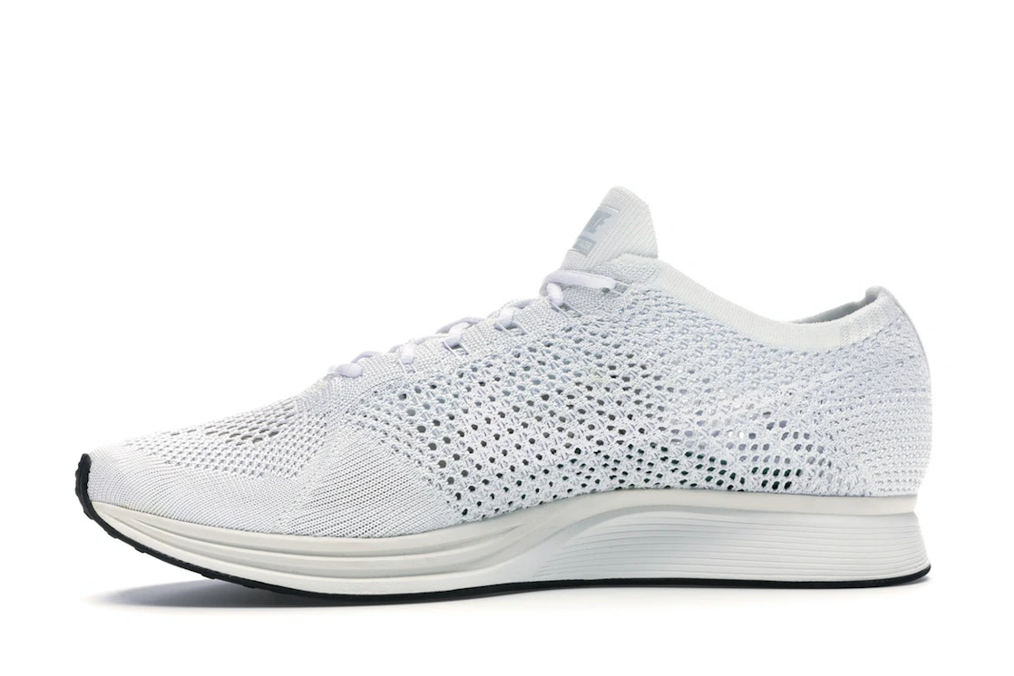 Vue 18 de Nike Flyknit Racer Goddess