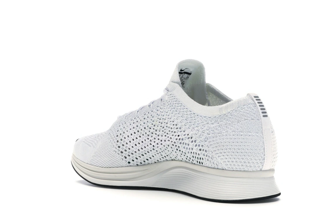 Vue 24 de Nike Flyknit Racer Goddess