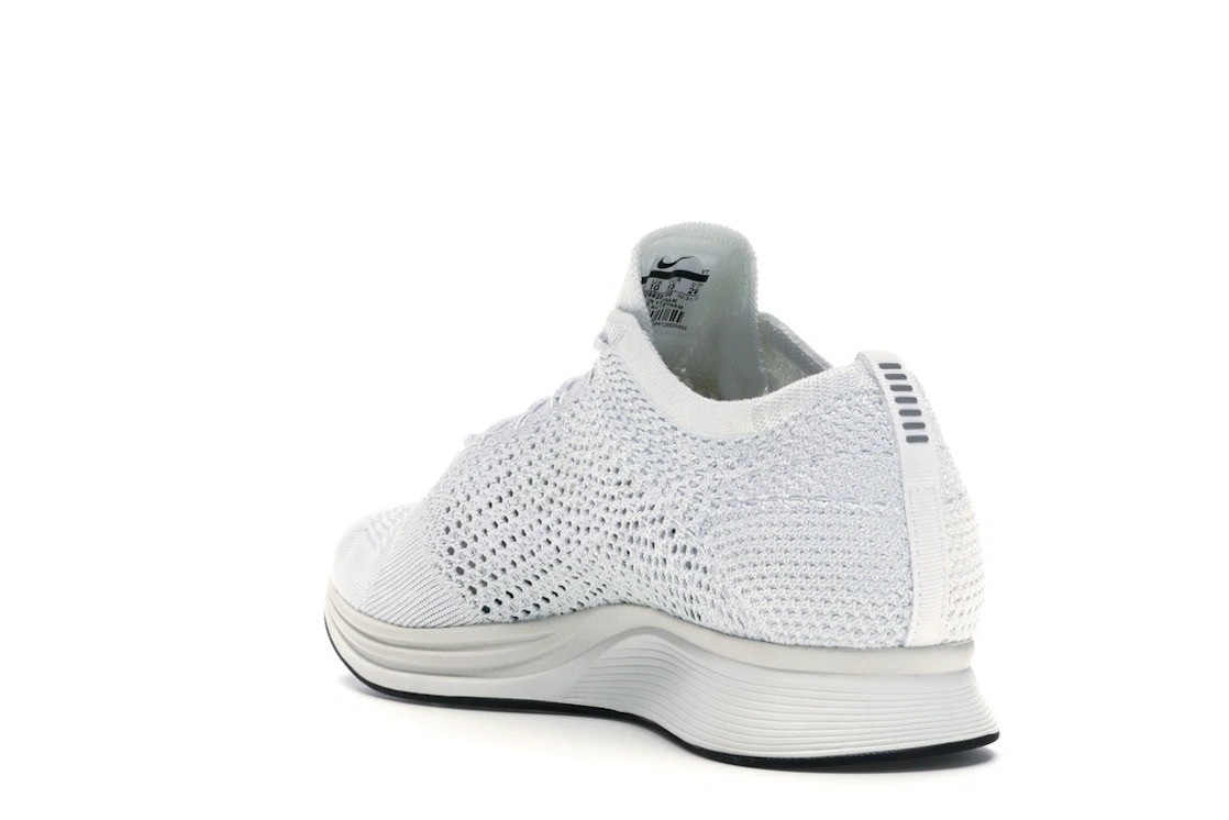 Vue 25 de Nike Flyknit Racer Goddess
