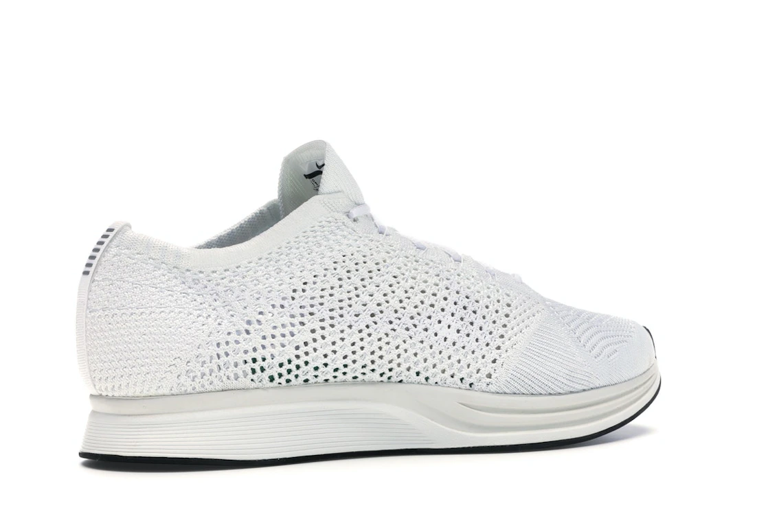 Vue 34 de Nike Flyknit Racer Goddess