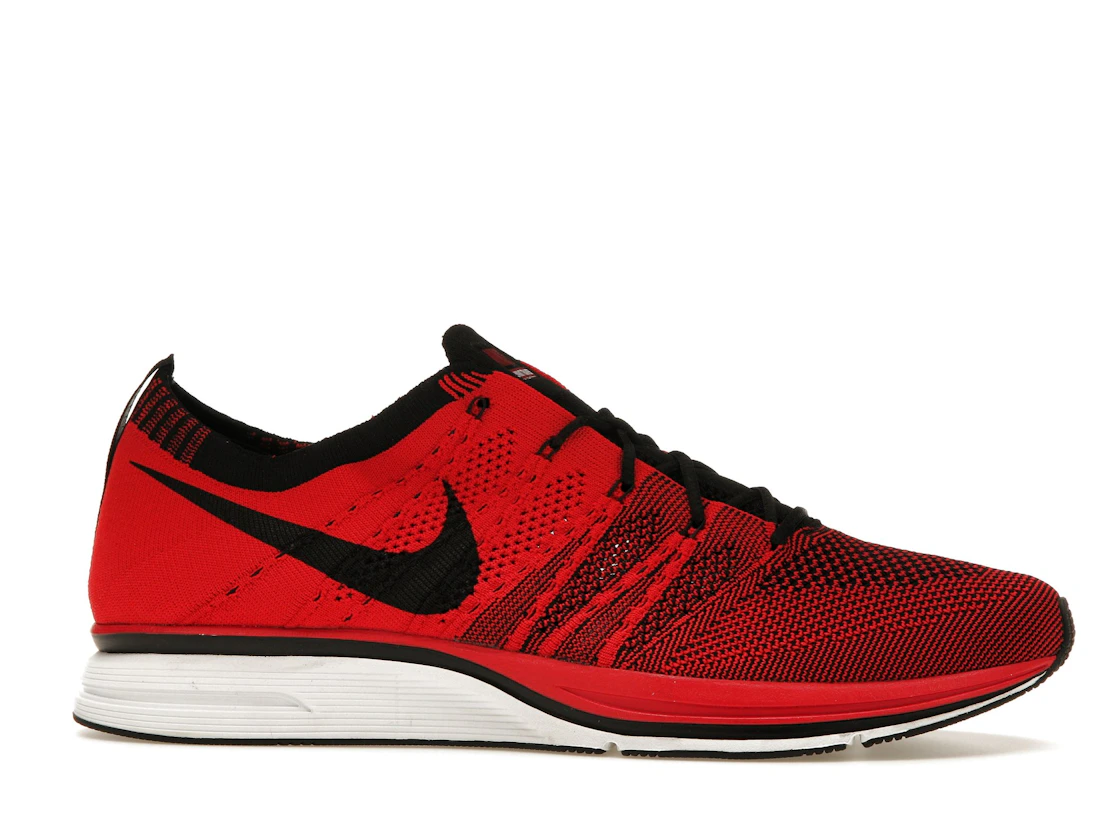 Vue 2 de Nike Flyknit Trainer+ University Red White