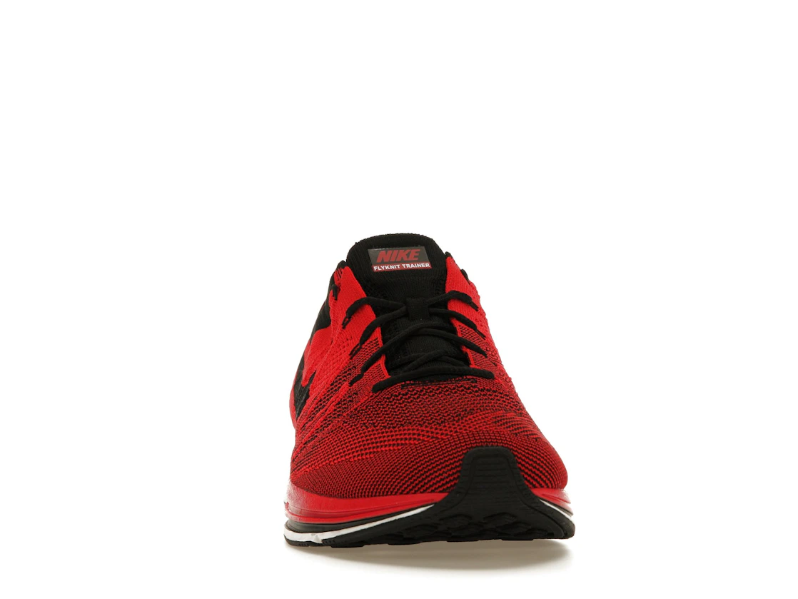 Vue 9 de Nike Flyknit Trainer+ University Red White