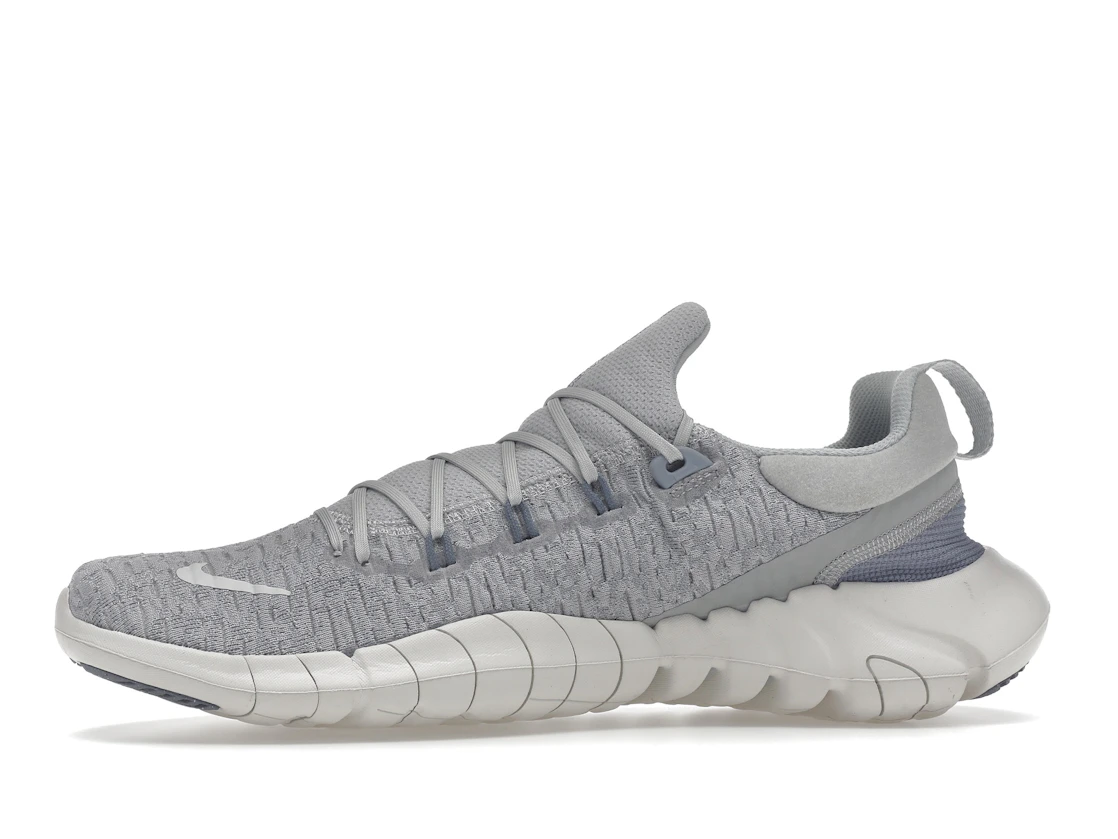 Vue 18 de Nike Free Run 5.0 Grey Fog
