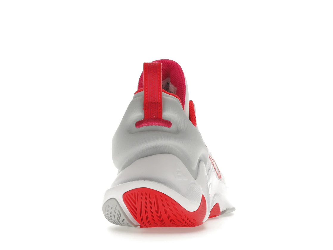 Vue 29 de Nike Giannis Immortality Rose