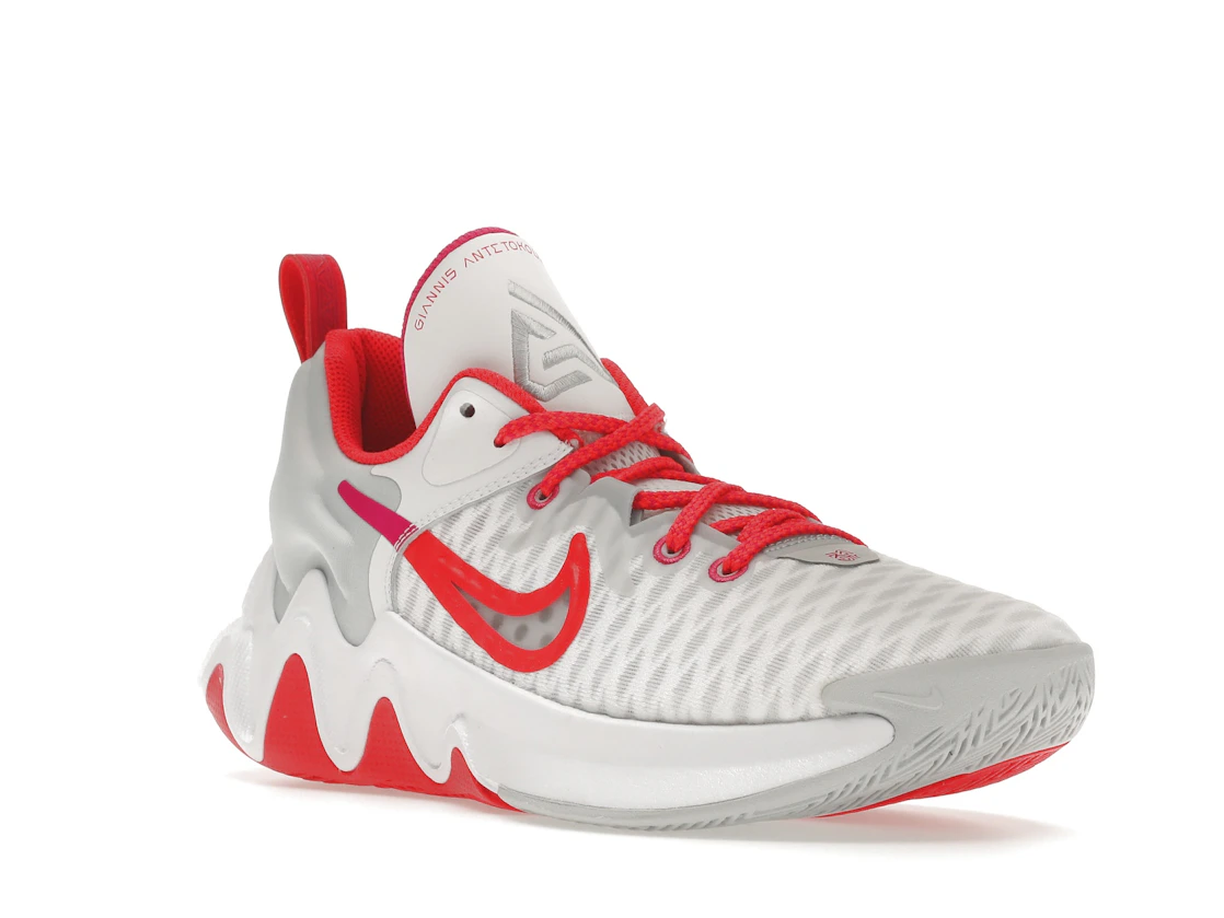Vue 6 de Nike Giannis Immortality Rose