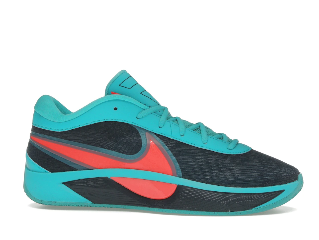 Vue 2 de Nike Giannis Zoom Freak 6 Liam and Maverick