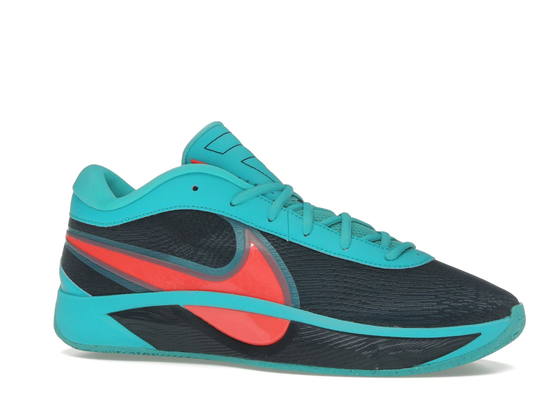 Vue 3 de Nike Giannis Zoom Freak 6 Liam and Maverick