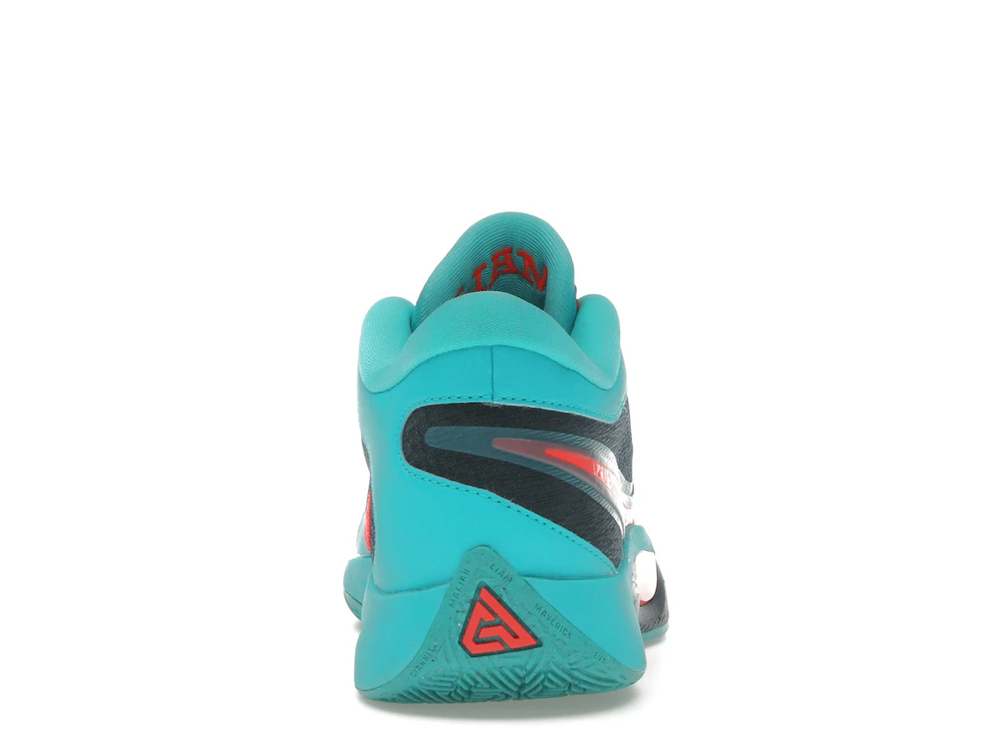 Vue 28 de Nike Giannis Zoom Freak 6 Liam and Maverick