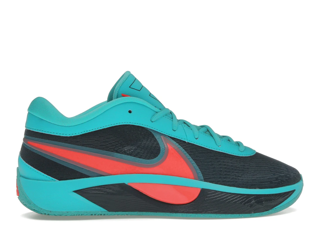 Vue 36 de Nike Giannis Zoom Freak 6 Liam and Maverick