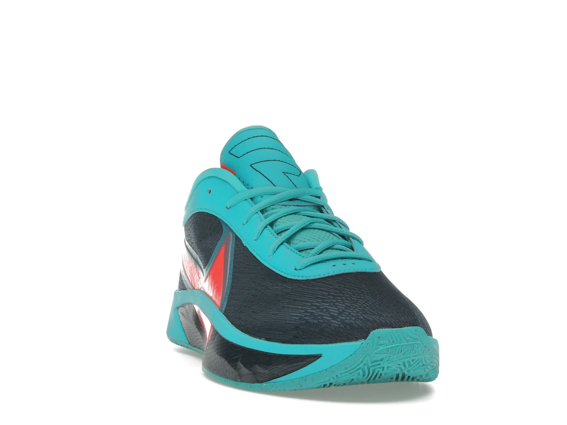 Vue 8 de Nike Giannis Zoom Freak 6 Liam and Maverick