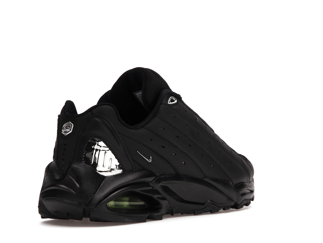 Vue 32 de Nike Hot Step Air Terra Drake NOCTA Triple Black