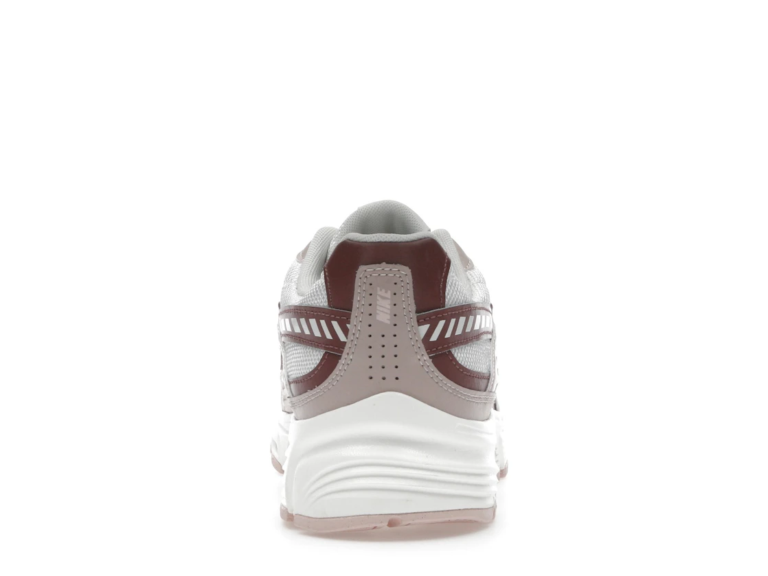 Vue 28 de Nike Initiator Red Sepia Echo Pink 