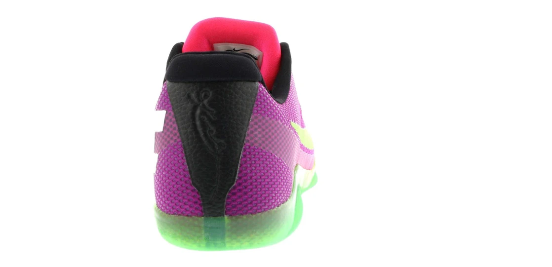 Vue 20 de Nike Kobe 11 EM Low Mambacurial