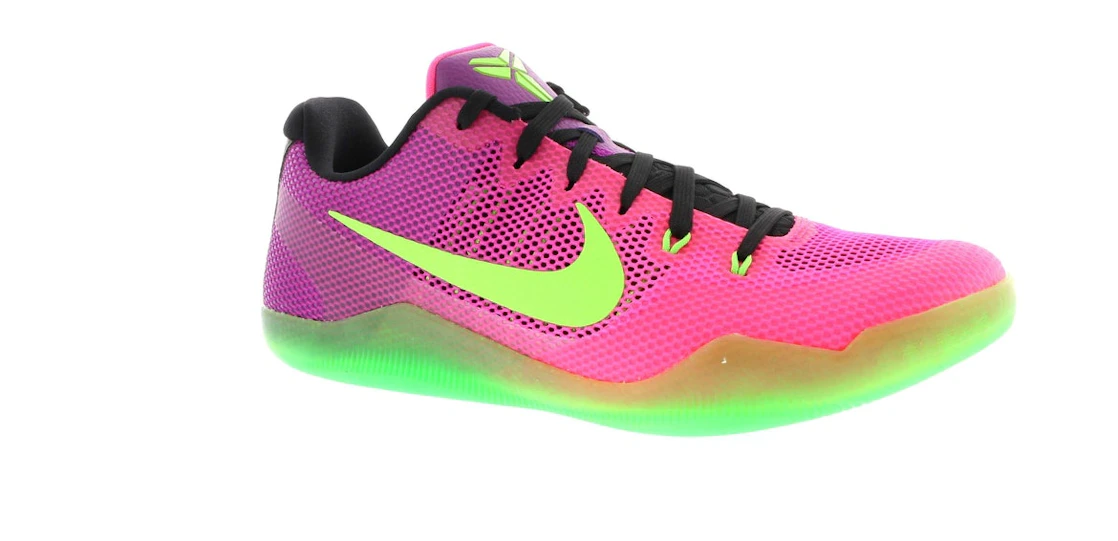 Vue 3 de Nike Kobe 11 EM Low Mambacurial