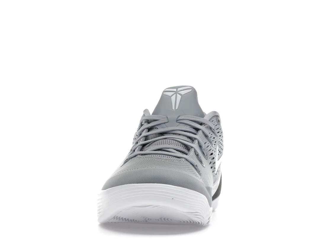 Vue 11 de Nike Kobe 9 EM Low Protro TB Wolf Grey
