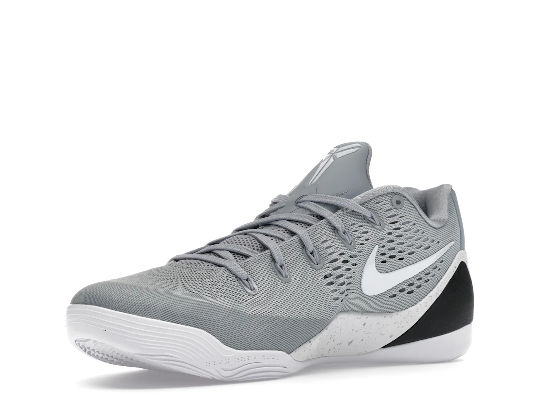 Vue 15 de Nike Kobe 9 EM Low Protro TB Wolf Grey