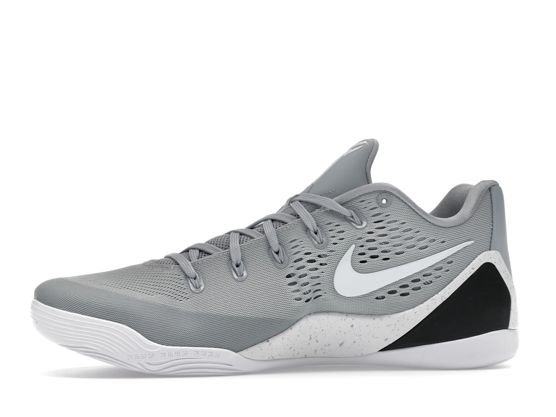 Vue 18 de Nike Kobe 9 EM Low Protro TB Wolf Grey