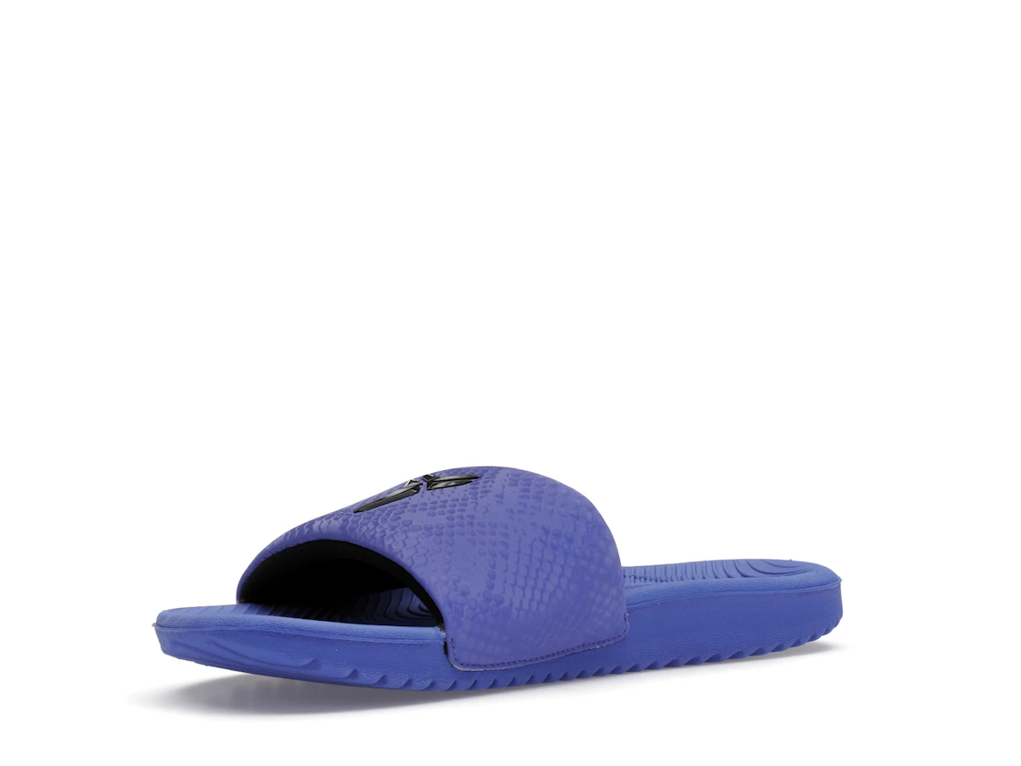 Vue 15 de Nike Kobe Kawa Slide Persian Violet (GS)