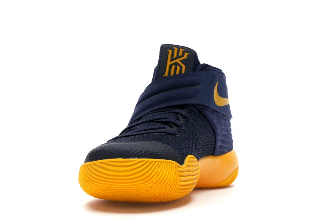 Vue 12 de Nike Kyrie 2 Cavs