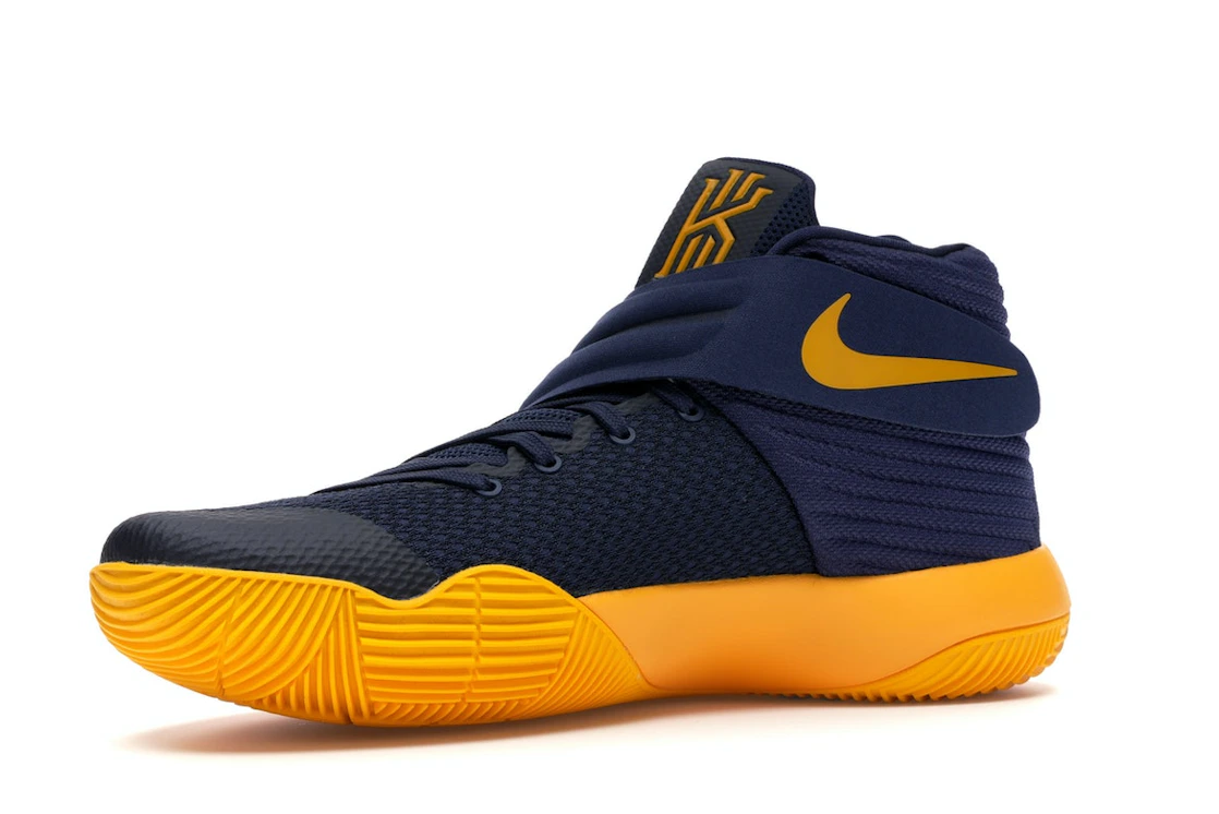 Vue 16 de Nike Kyrie 2 Cavs