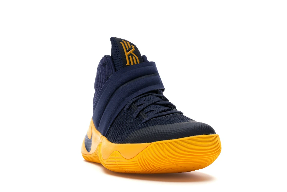 Vue 8 de Nike Kyrie 2 Cavs