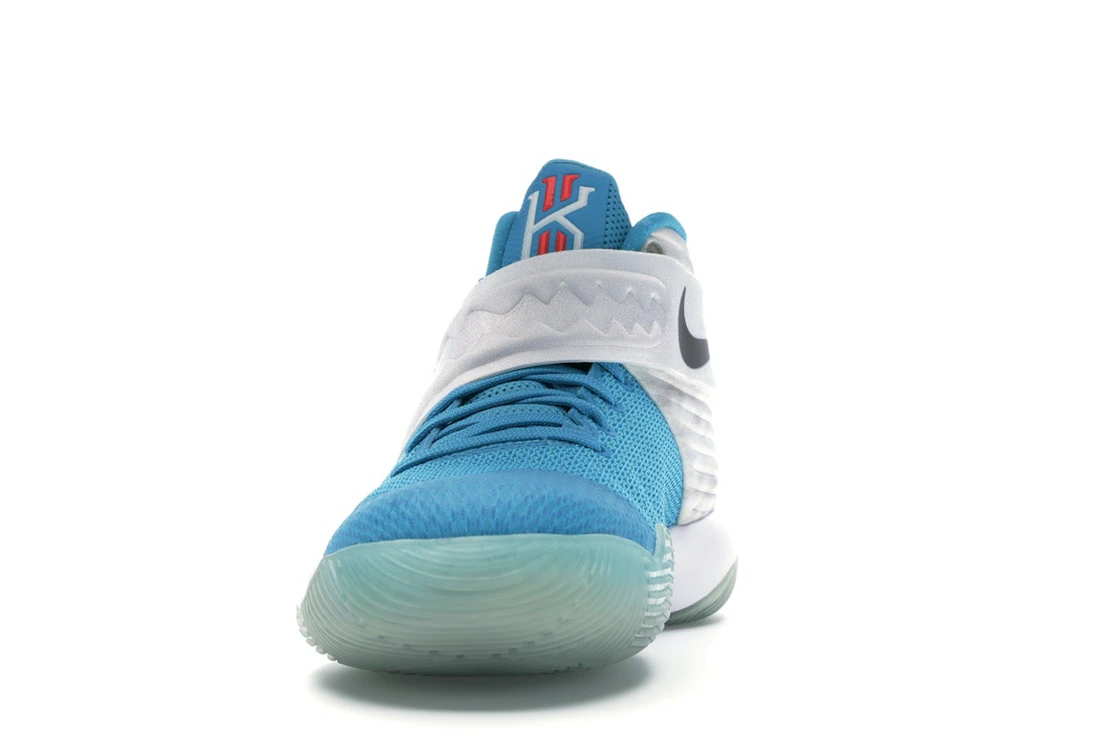 Vue 11 de Nike Kyrie 2 Christmas