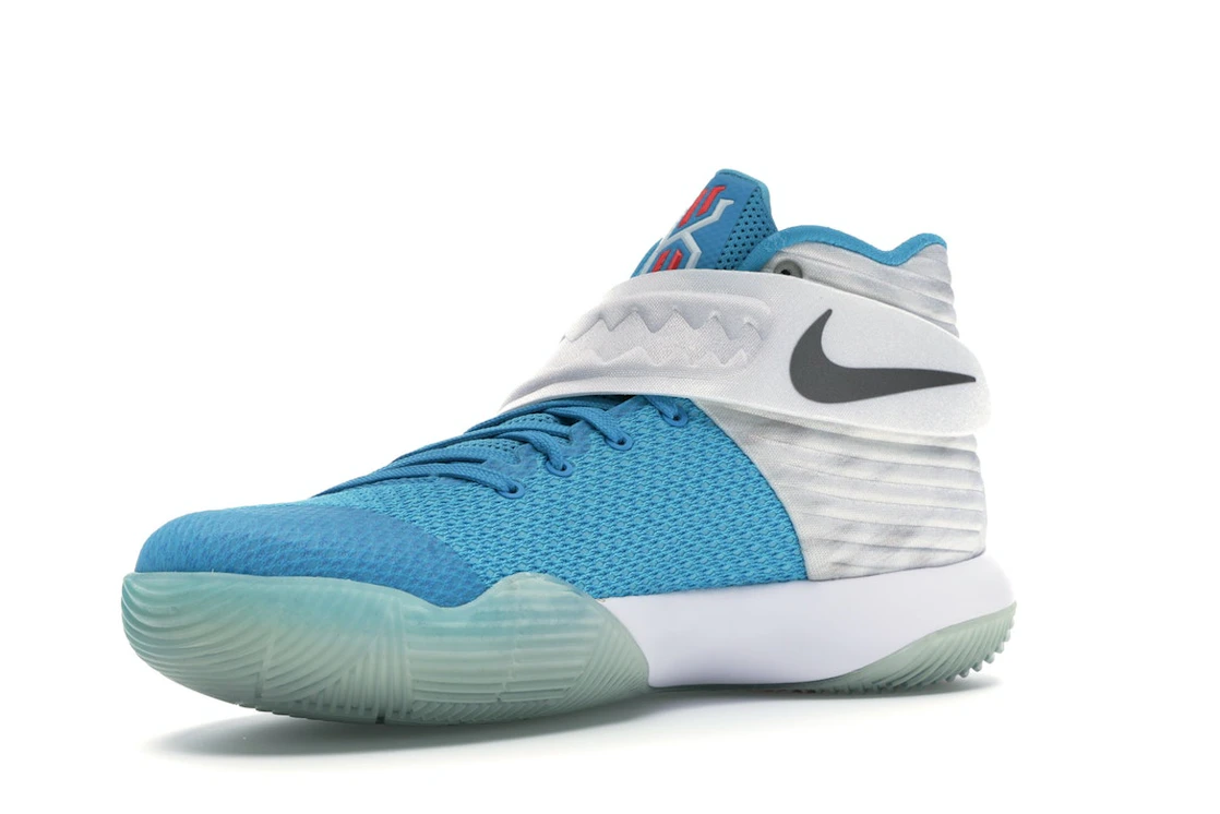 Vue 15 de Nike Kyrie 2 Christmas