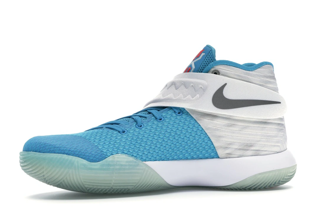 Vue 17 de Nike Kyrie 2 Christmas
