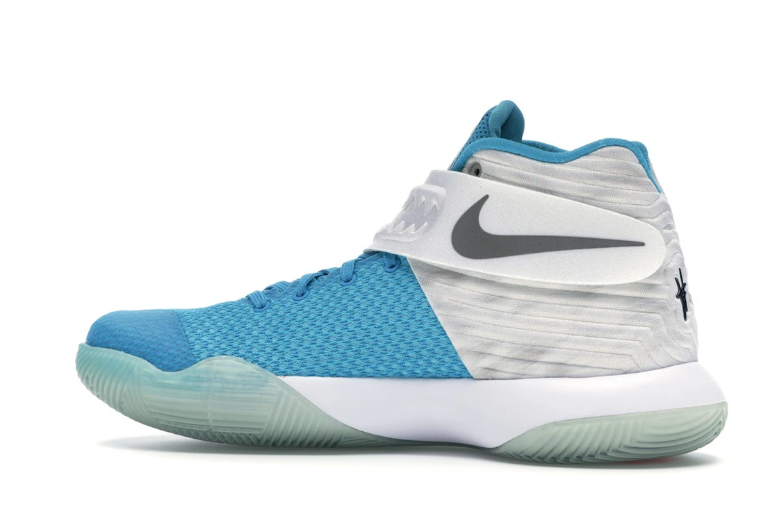 Vue 21 de Nike Kyrie 2 Christmas
