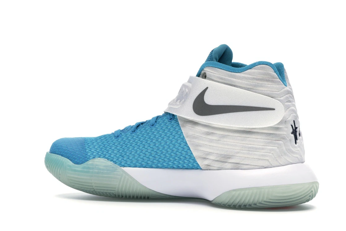 Vue 22 de Nike Kyrie 2 Christmas