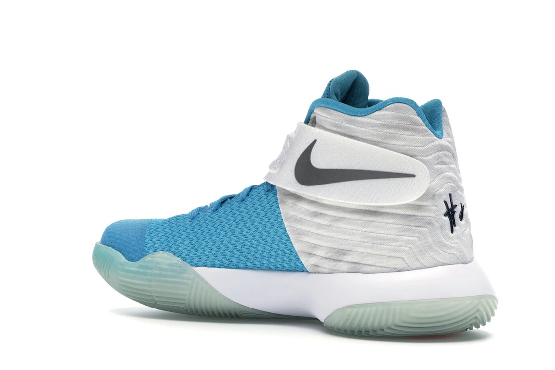 Vue 23 de Nike Kyrie 2 Christmas