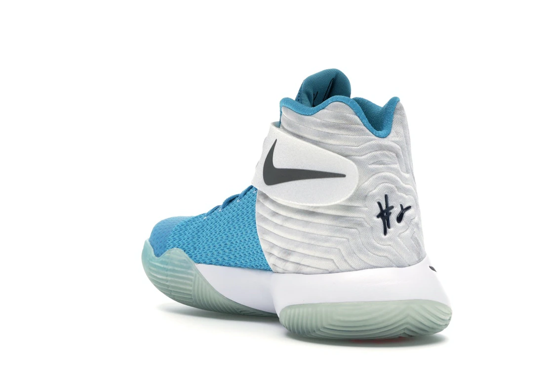 Vue 25 de Nike Kyrie 2 Christmas