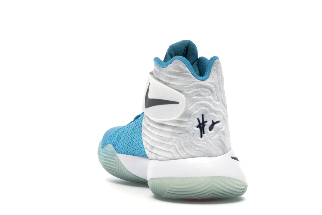 Vue 26 de Nike Kyrie 2 Christmas
