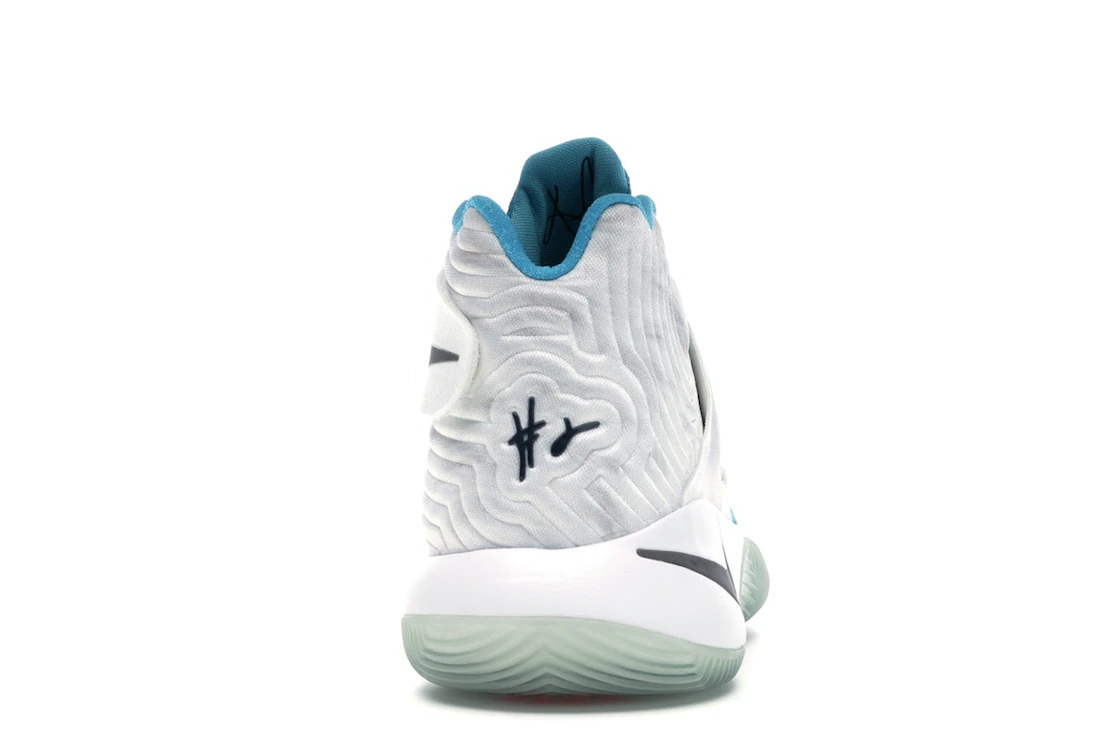Vue 28 de Nike Kyrie 2 Christmas