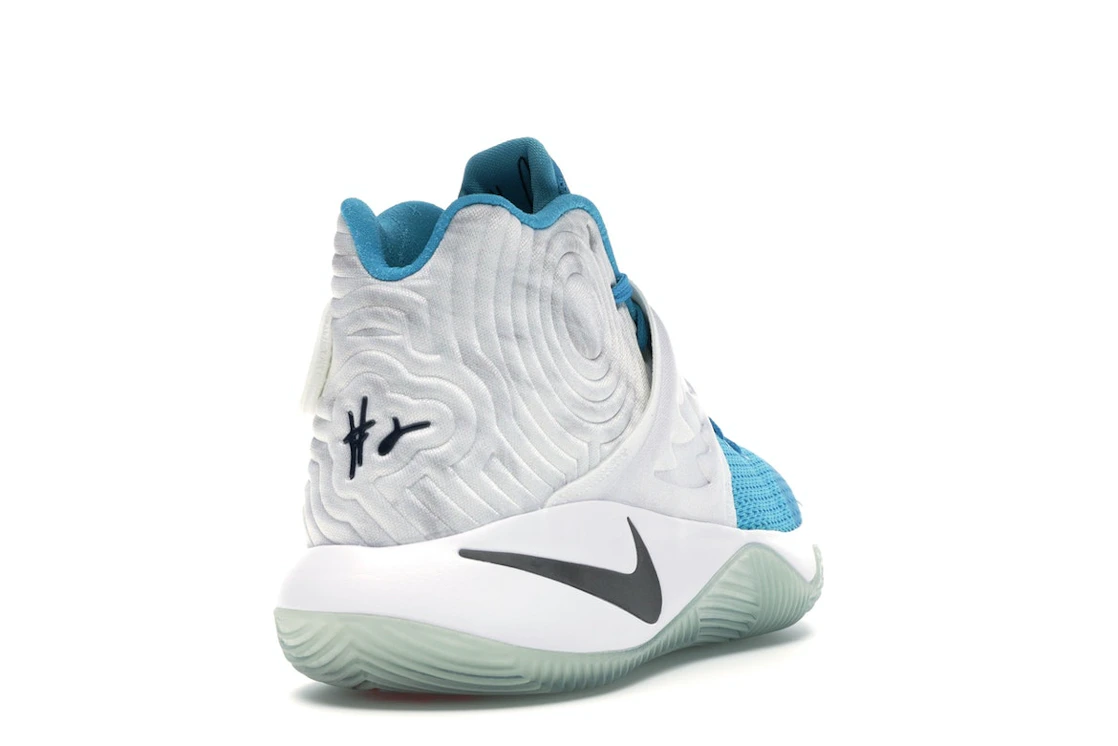 Vue 30 de Nike Kyrie 2 Christmas