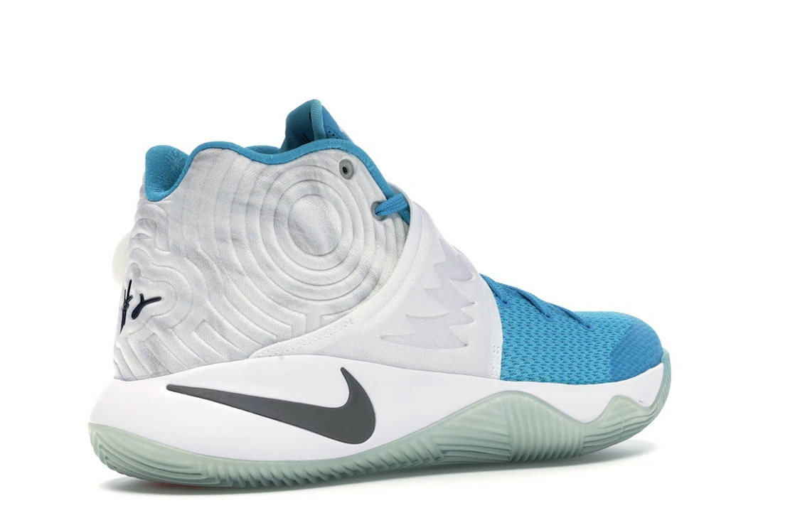 Vue 33 de Nike Kyrie 2 Christmas