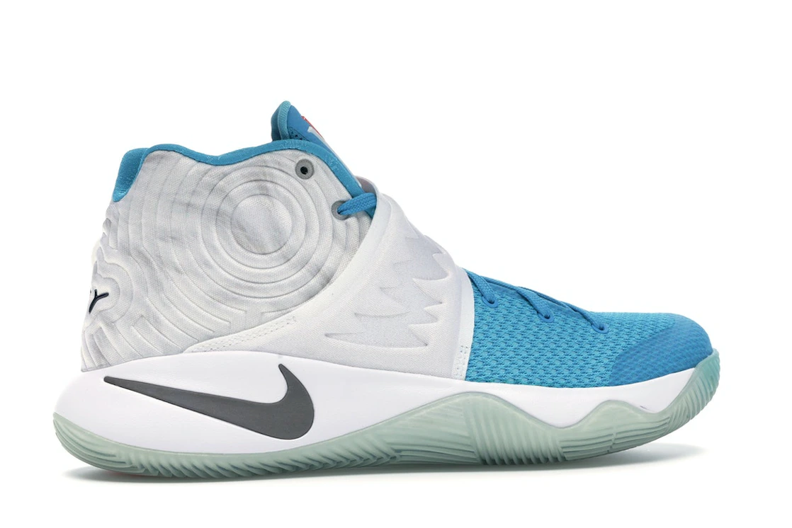 Vue 35 de Nike Kyrie 2 Christmas