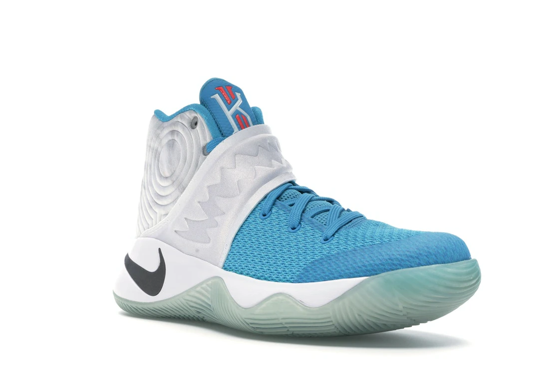 Vue 6 de Nike Kyrie 2 Christmas