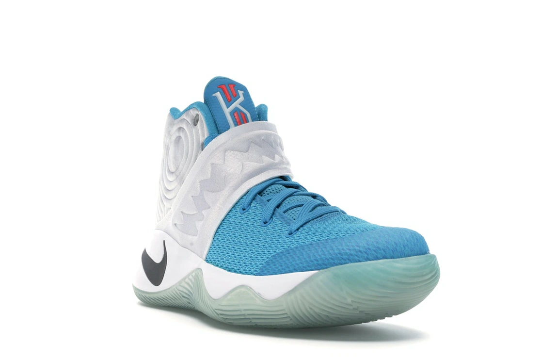 Vue 7 de Nike Kyrie 2 Christmas