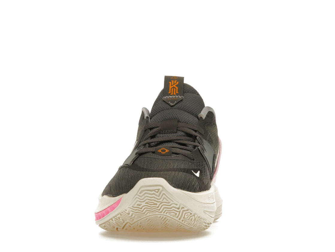 Vue 11 de Nike Kyrie 5 Preservation