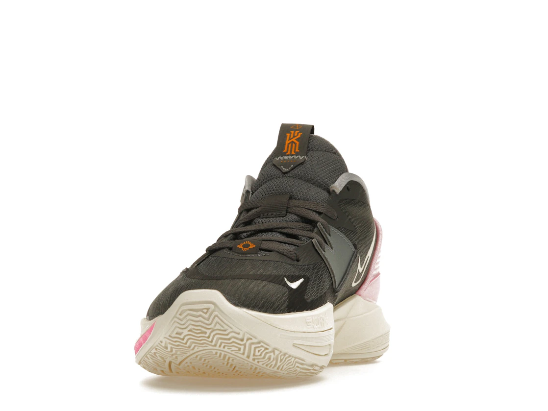 Vue 12 de Nike Kyrie 5 Preservation