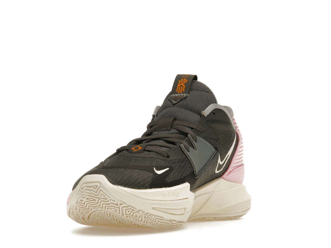 Vue 13 de Nike Kyrie 5 Preservation