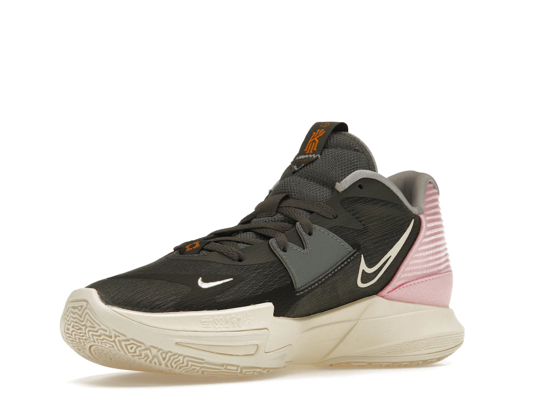 Vue 15 de Nike Kyrie 5 Preservation